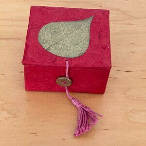 ✨ Handcrafted Nepali Lokta Paper "Gold Bodhi" Treasure Box ✨